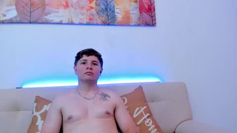 Leo  online show from October 17, 9:52 pm