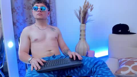 Leo  online show from October 30, 10:54 pm