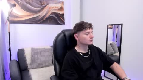 Leo  online show from December 18, 4:41 am