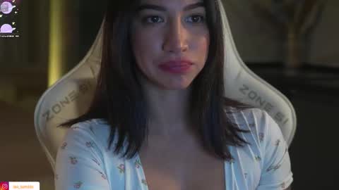 Leora online show from October 5, 5:20 pm