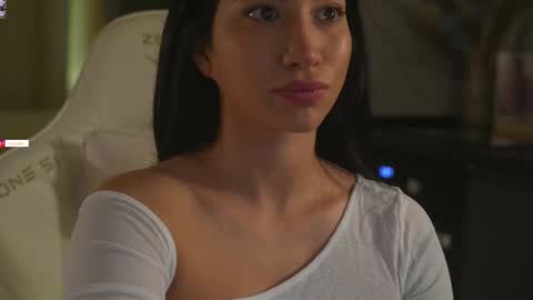 Leora online show from October 24, 6:03 am