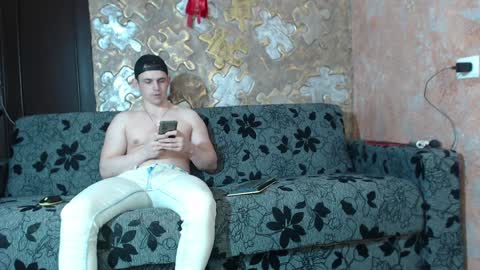 leoroman online show from December 5, 2:06 pm