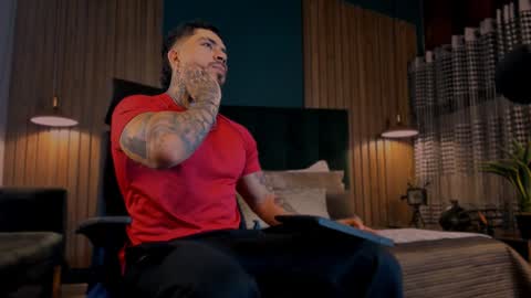 Snapshot of leosalvatore_ chatting on February 6, 3:37 am Leo Salvatore online show from February 6, 3:37 am