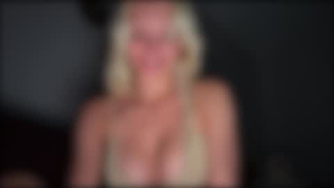 Snapshot of lesi_moonie chatting on September 17, 2:04 am Lesi Join my fanclub before use my fanmenu online show from September 17, 2:04 am