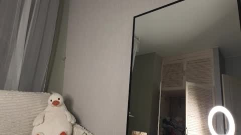 Snapshot of lesi_moonie chatting on February 6, 2:33 am Lesi Join my fanclub before use my fanmenu online show from February 6, 2:33 am