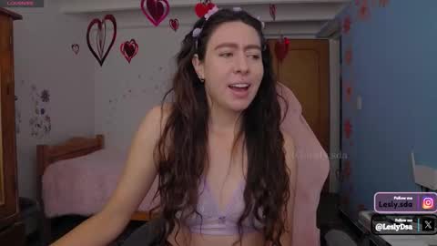 Snapshot of leslie9669 chatting on February 18, 3:31 pm Lesly online show from February 18, 3:31 pm