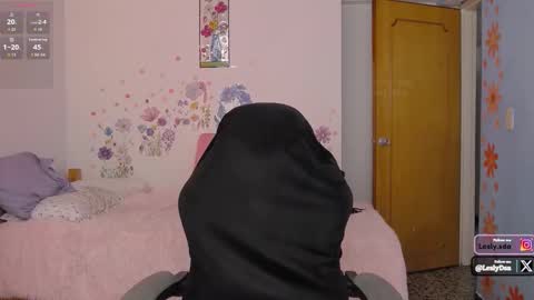 Snapshot of leslie9669 chatting on September 27, 3:54 pm Lesly online show from September 27, 3:54 pm