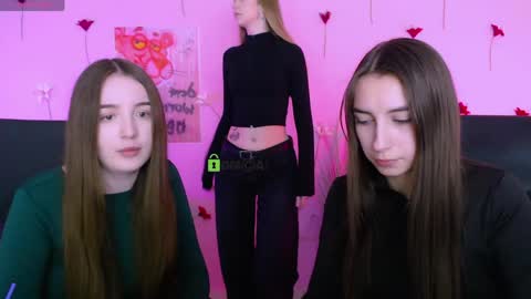 leslie_bird online show from April 13, 8:51 am