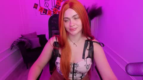 lesliemineg online show from October 17, 8:35 pm