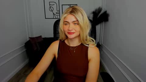 lesliemineg online show from October 2, 1:10 pm