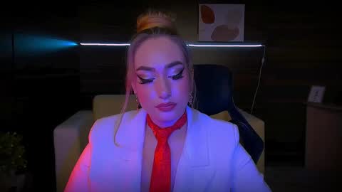 Lesly online show from December 28, 11:37 pm