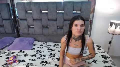 -- lesly -- online show from September 22, 11:53 pm