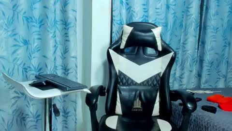 lessly online show from September 30, 11:04 pm