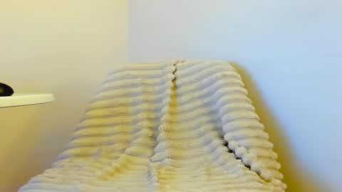 lesyaliss online show from March 13, 7:00 am