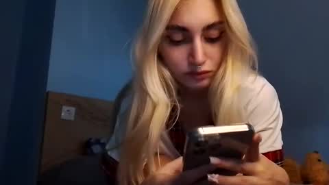 lesyawhite online show from October 17, 11:25 am