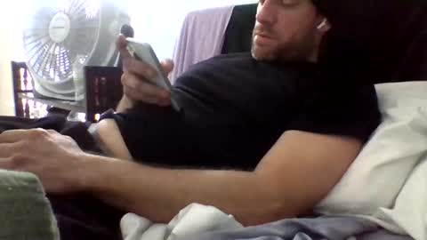 letmehitthat1986 online show from November 11, 6:32 pm