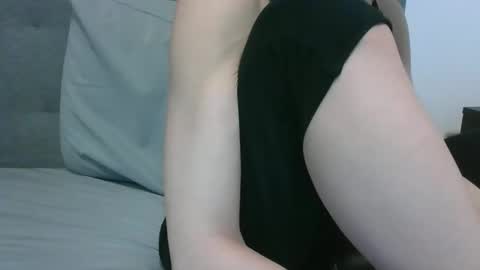 lets_play143 online show from April 19, 9:50 pm