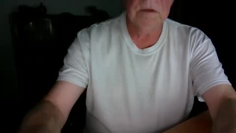 letscum2gether0 online show from May 15, 1:03 am