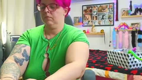 Snapshot of lexi2810 chatting on February 25, 7:09 am Lexi und Lex online show from February 25, 7:09 am