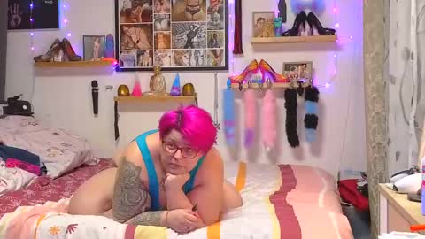 Snapshot of lexi2810 chatting on February 24, 7:09 pm Lexi und Lex online show from February 24, 7:09 pm