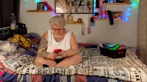 Snapshot of lexi2810 chatting on January 12, 7:31 pm Lexi und Lex online show from January 12, 7:31 pm