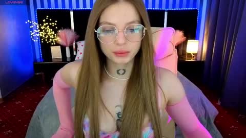 lexi_si online show from April 2, 6:32 am