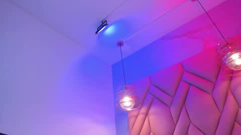 lexiegrace_ online show from October 16, 1:44 pm