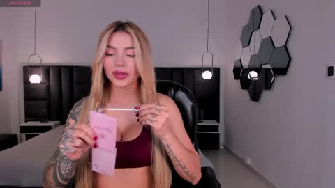 Lexie  online show from May 13, 7:45 pm