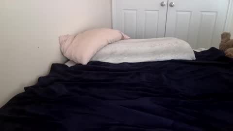 Alexia L. online show from December 2, 4:15 pm