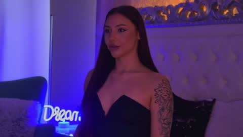 LexyBanks online show from June 17, 9:14 am