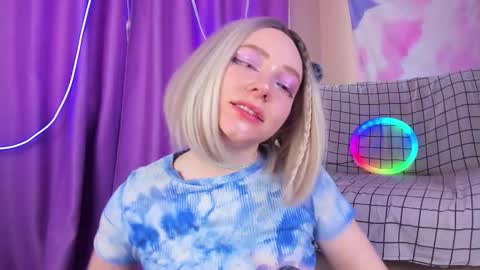 Snapshot of lexy_l0vy chatting on September 18, 7:01 am LexxxY online show from September 18, 7:01 am