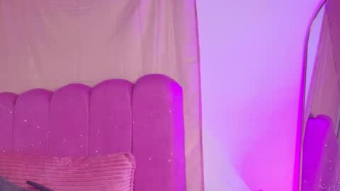 lexyskye online show from June 5, 11:37 am