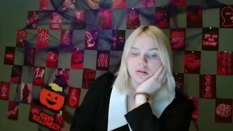 Leyla online show from October 2, 7:07 am