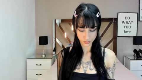 lhiamfitt online show from February 1, 9:19 pm