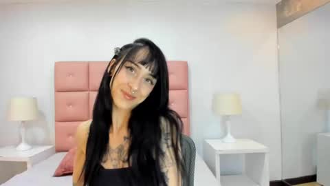 lhiamfitt online show from January 31, 8:54 am