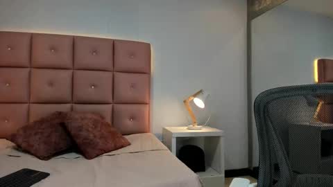 lhiamfitt online show from October 30, 6:30 pm