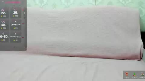 Snapshot of lia1243756 chatting on December 20, 7:12 am LEANNAA online show from December 20, 7:12 am