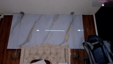 lia_16_ online show from June 4, 2:45 pm