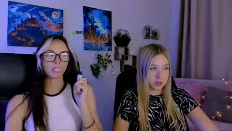 lia_dream_ online show from July 28, 3:21 pm