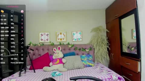 lia online show from February 4, 7:55 pm