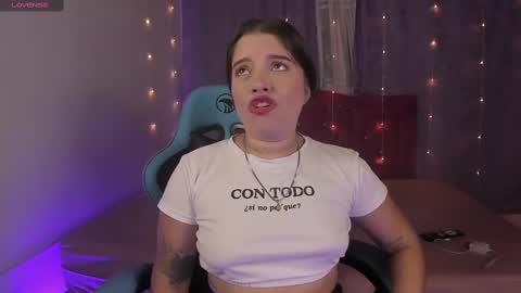 Snapshot of lia_little18 chatting on February 6, 3:37 am lia_little18 online show from February 6, 3:37 am