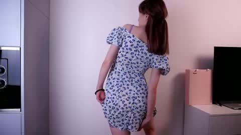 Lia online show from May 3, 1:28 pm