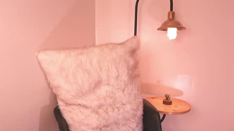 liaa online show from April 16, 2:33 am