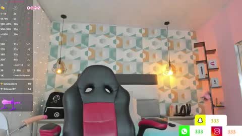 Snapshot of lia_roux1 chatting on February 13, 5:48 am Camila online show from February 13, 5:48 am