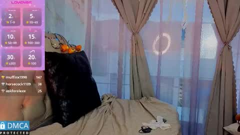 lia summer1 online show from October 15, 8:09 pm