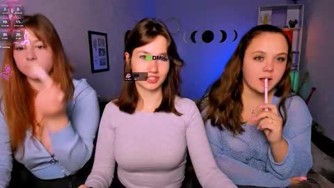 Lia online show from October 6, 7:10 pm