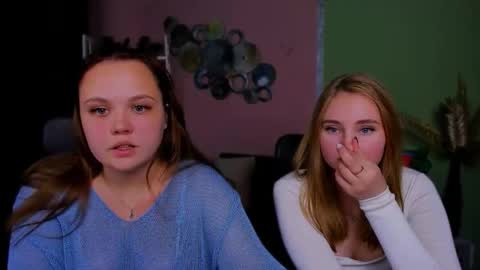 Lia online show from October 5, 7:10 pm