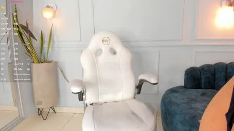 LIA  online show from December 21, 3:35 am