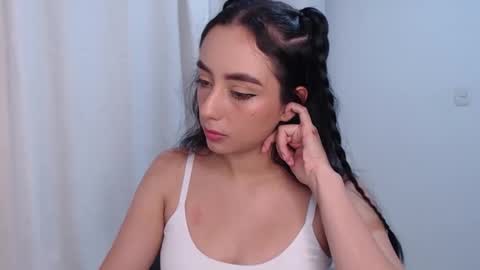   lia  online show from May 28, 1:14 am