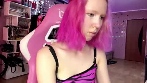 Lia online show from June 25, 1:27 pm